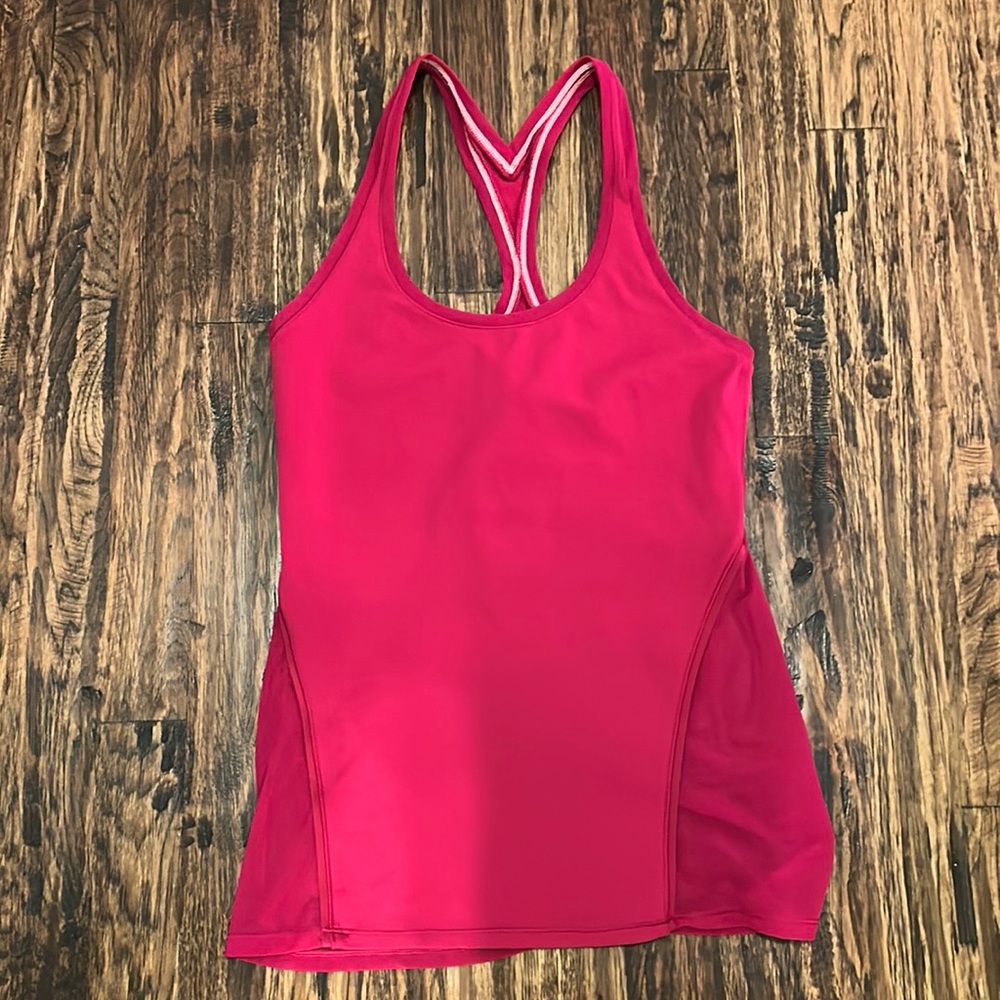Lululemon Woman’s Tank Top | 8